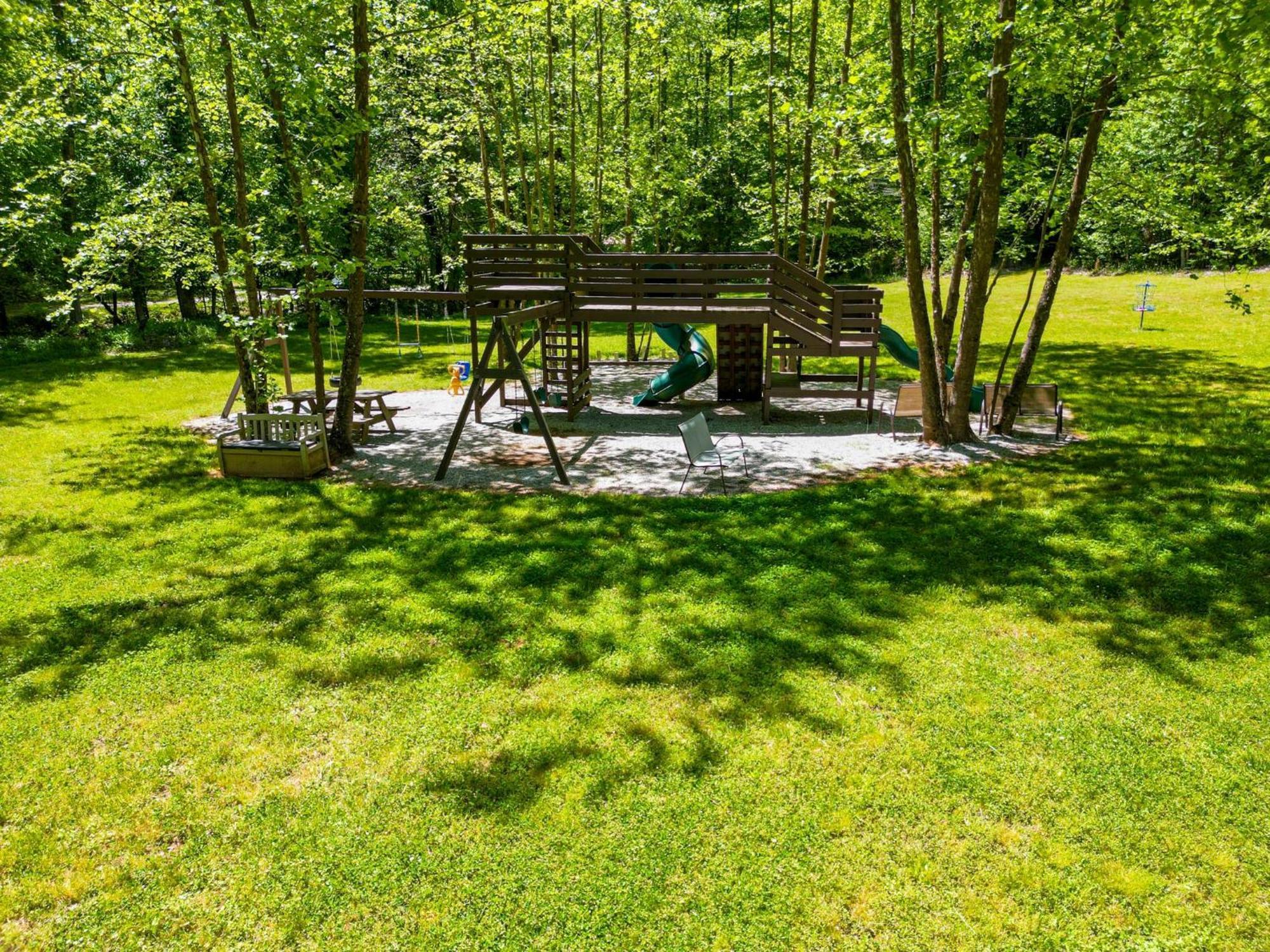 New Listing! Wine Country Retreat - 2 Bed, Hot Tub Villa Dahlonega Exterior photo